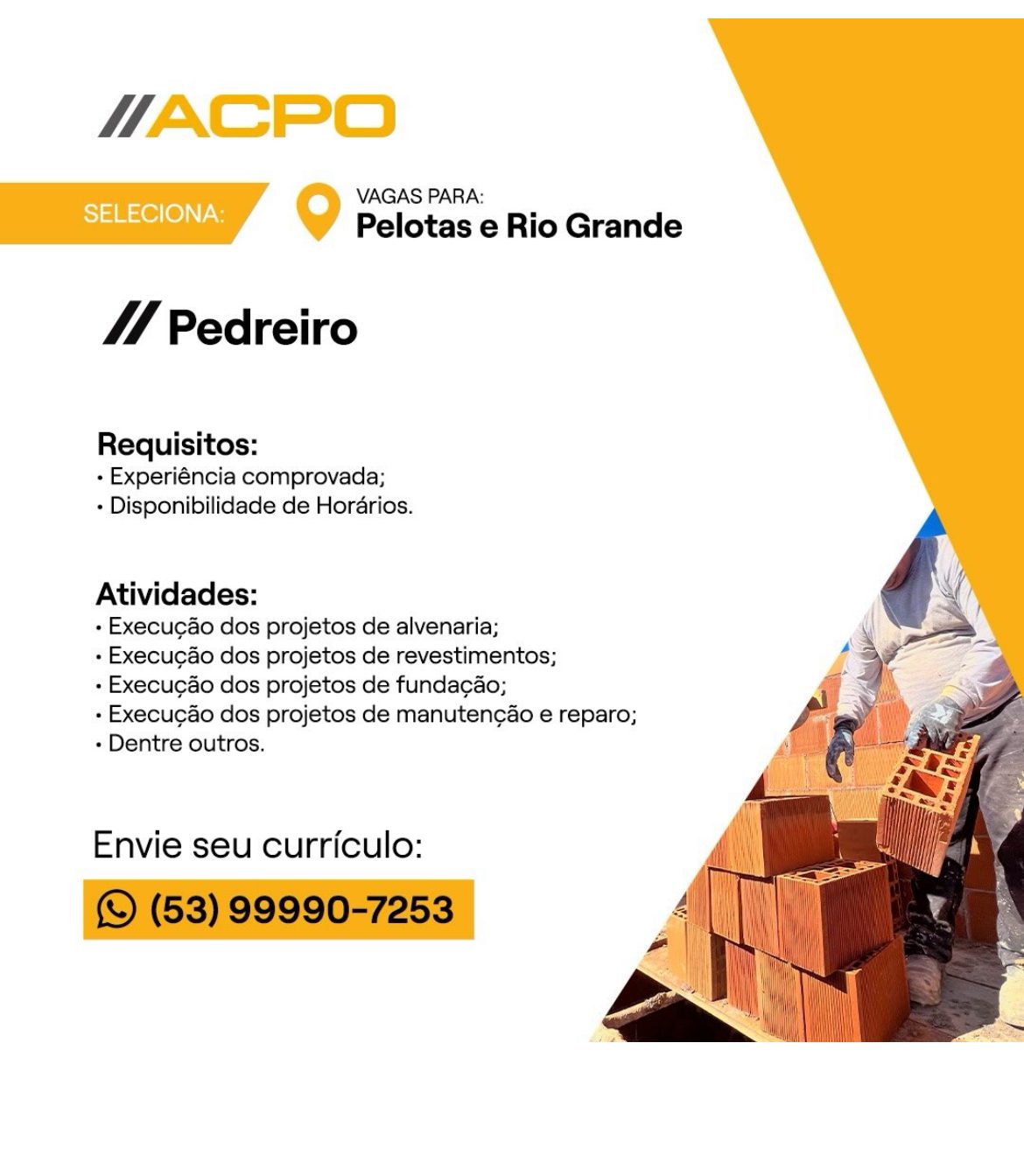 Pedreiro trabalhando em obra da empresa ACPO em Pelotas